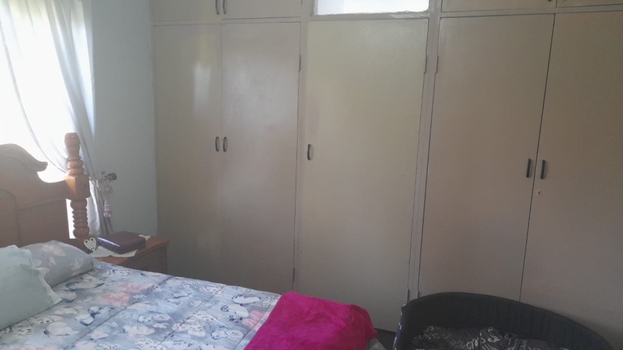 To Let 4 Bedroom Property for Rent in La Hoff North West